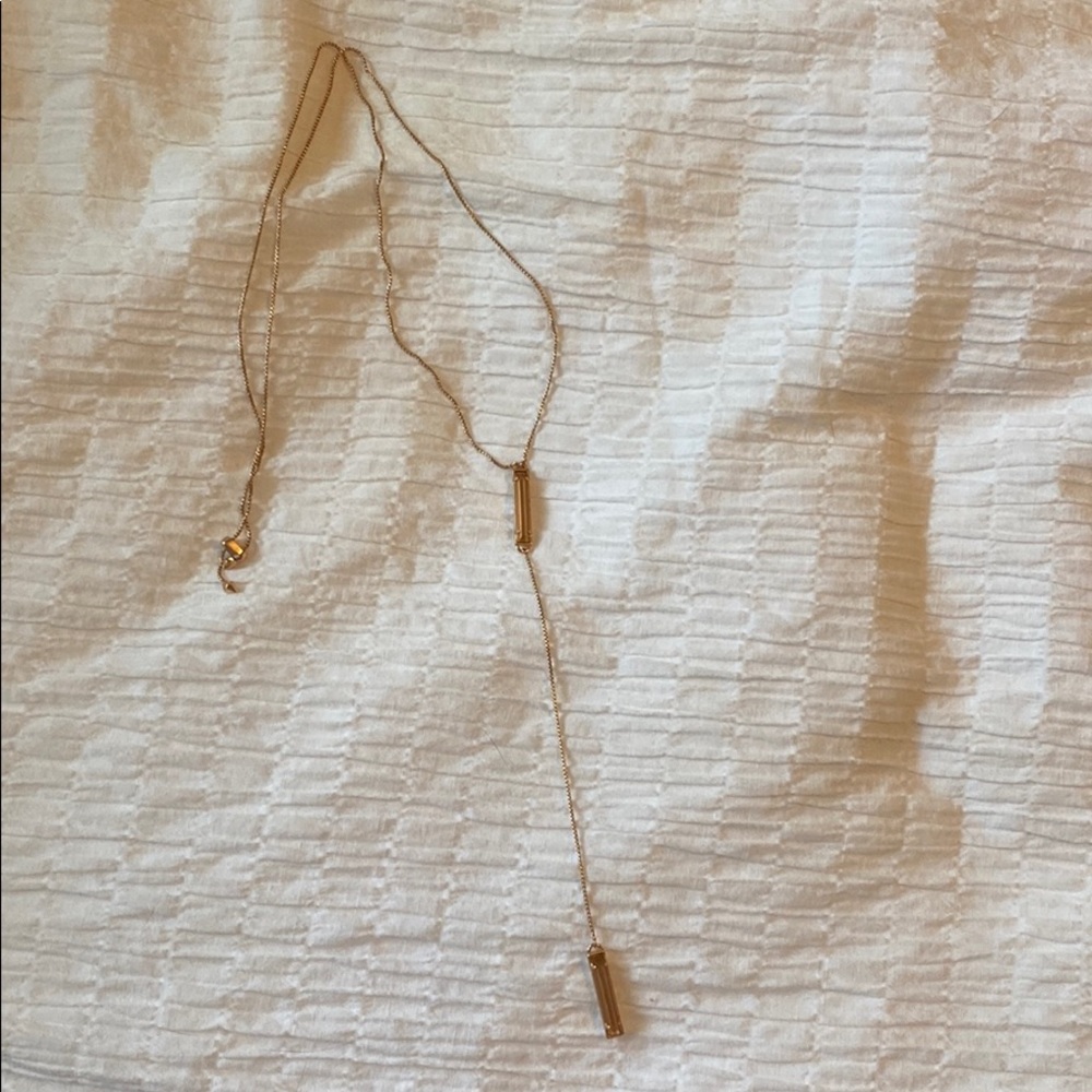 Kendra Scott necklace